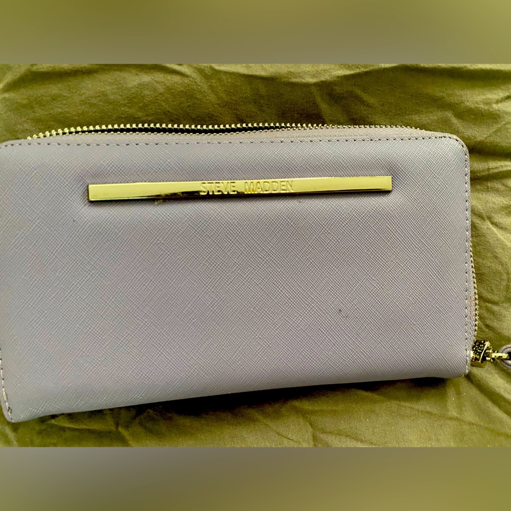Lavender STEVE MADDEN Wrist Wallet